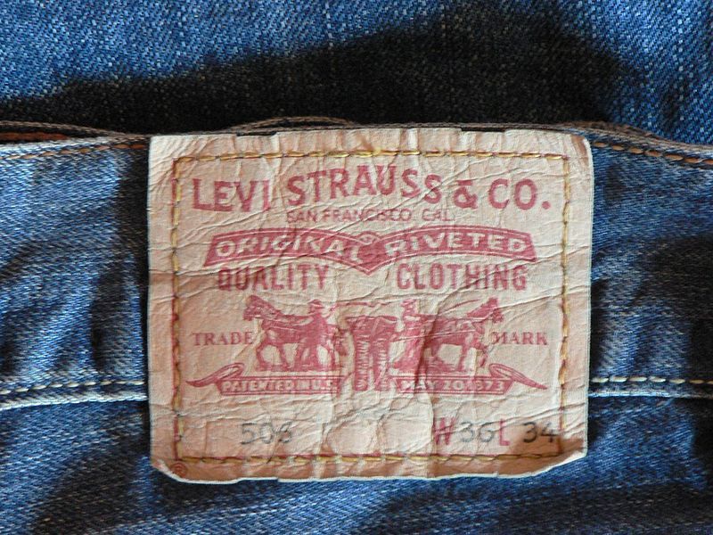 levi's 100 percent cotton jeans